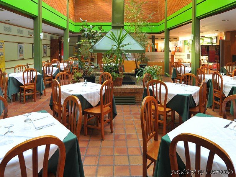 As Hoteles Altube Zuia Nhà hàng bức ảnh