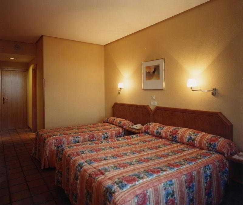 As Hoteles Altube Zuia Ngoại thất bức ảnh